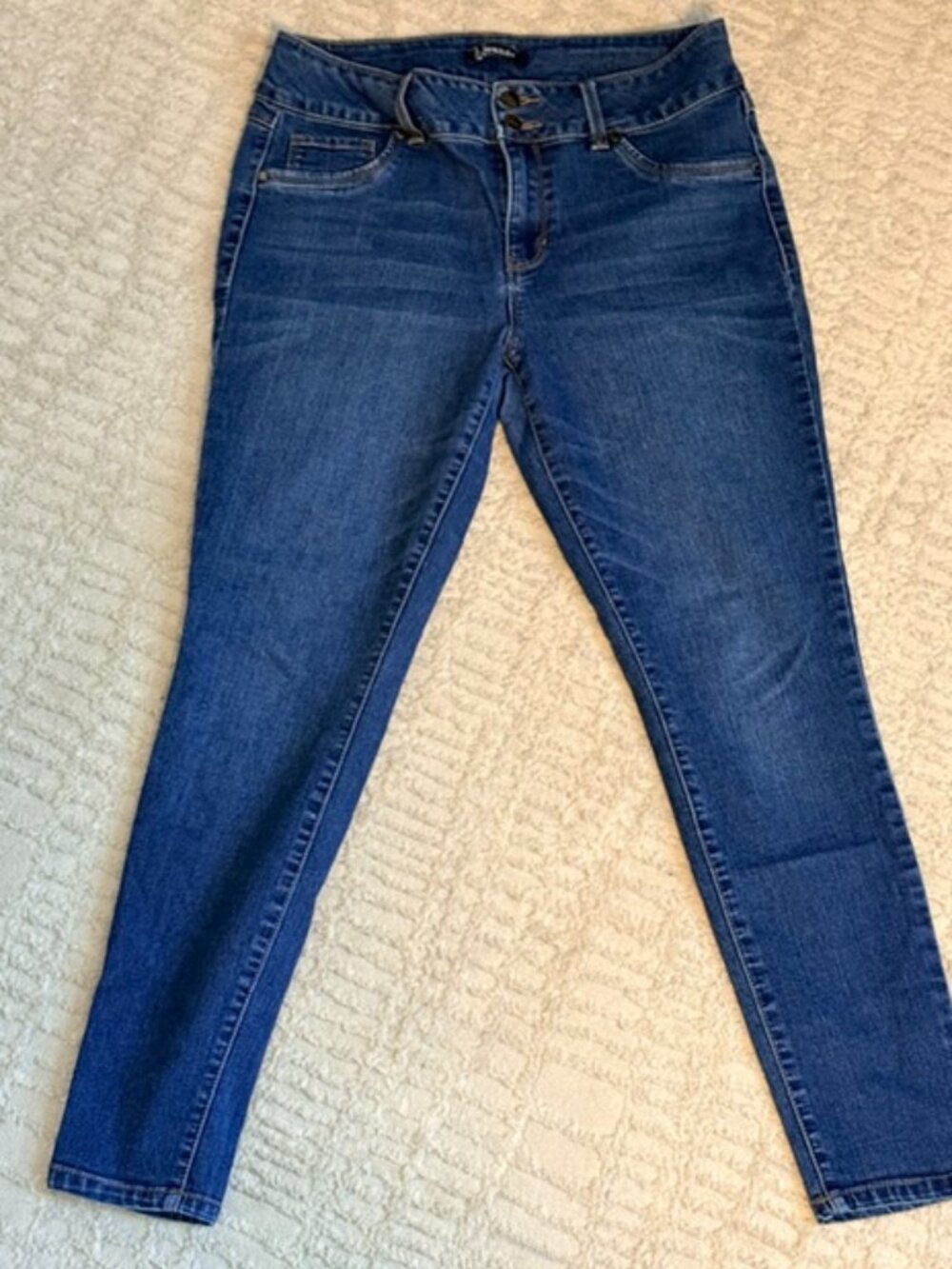 💙 **d. Jeans Skinny Jeans | Size 12 | Super Soft Stretch Denim** 💙